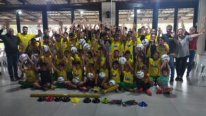 farben-entrega-kit-de-treinamento-para-escolinha-do-ge-barao-do-rio-branco