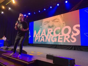 empreende-sc-encerra-primeiro-dia-com-palestra-de-marcos-piangers