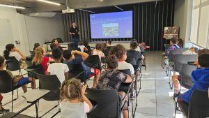 de-forma-divertida-criancas-e-adolescentes-aprendem-sobre-compostagem-e-descarte-correto-de-residuos